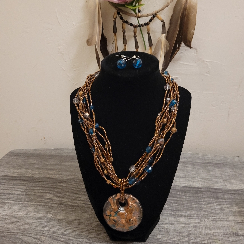 Necklace and earrings set